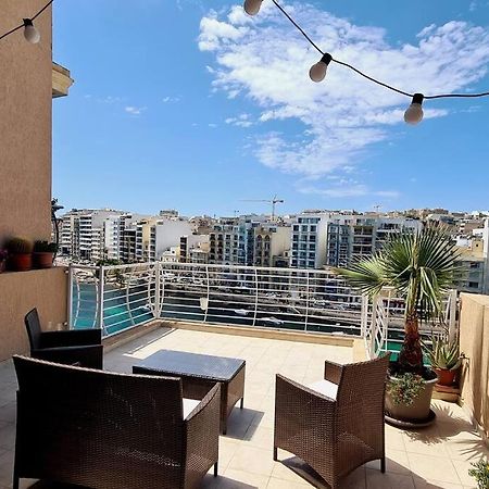 2 Bedroom Seafront Duplex Penthouse In The Heart Of Spinola Bay سانت جوليان المظهر الخارجي الصورة