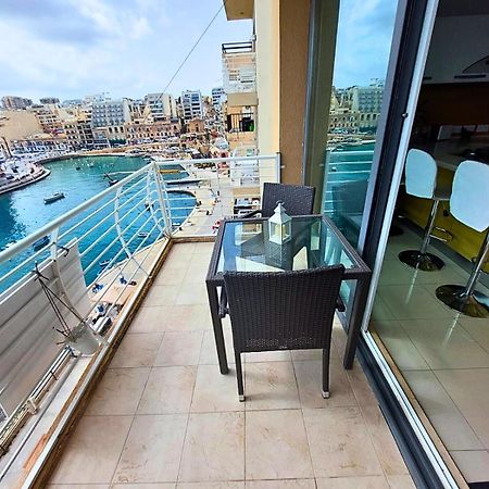 2 Bedroom Seafront Duplex Penthouse In The Heart Of Spinola Bay سانت جوليان المظهر الخارجي الصورة